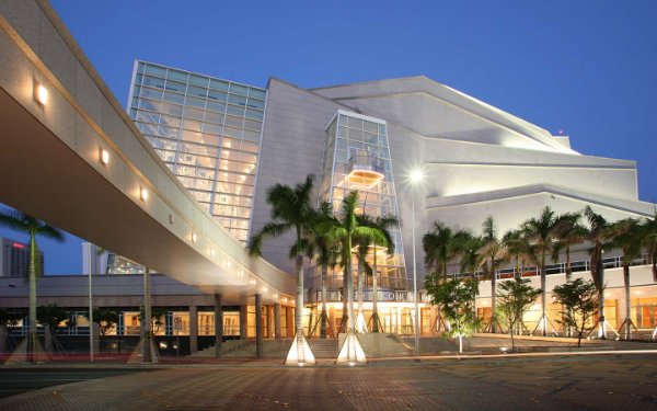 Exterior of the Arsht Center at night