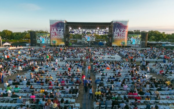 Jazz in the Gardens stage and visitors